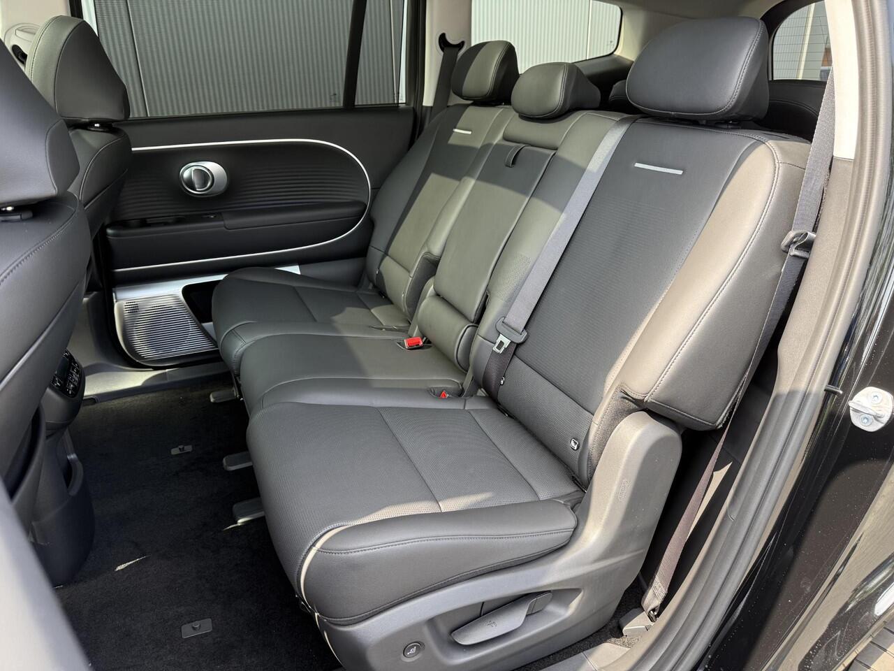 Hyundai IONIQ 9 Connect+ AWD 7p. 110.3 kWh / Incl. 1500,- korting / Stoelmassage / Stoel- & Stuurverwarming / Stoelverkoeling Voor + Achter / Schuif- & Kanteldak / 360 Camera /