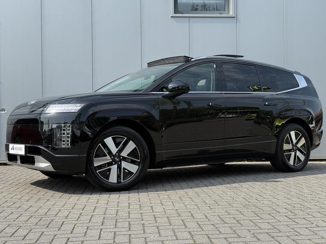 Hyundai IONIQ 9 Connect+ AWD 7p. 110.3 kWh / Incl. 1500,- korting / Stoelmassage / Stoel- & Stuurverwarming / Stoelverkoeling Voor + Achter / Schuif- & Kanteldak / 360 Camera /