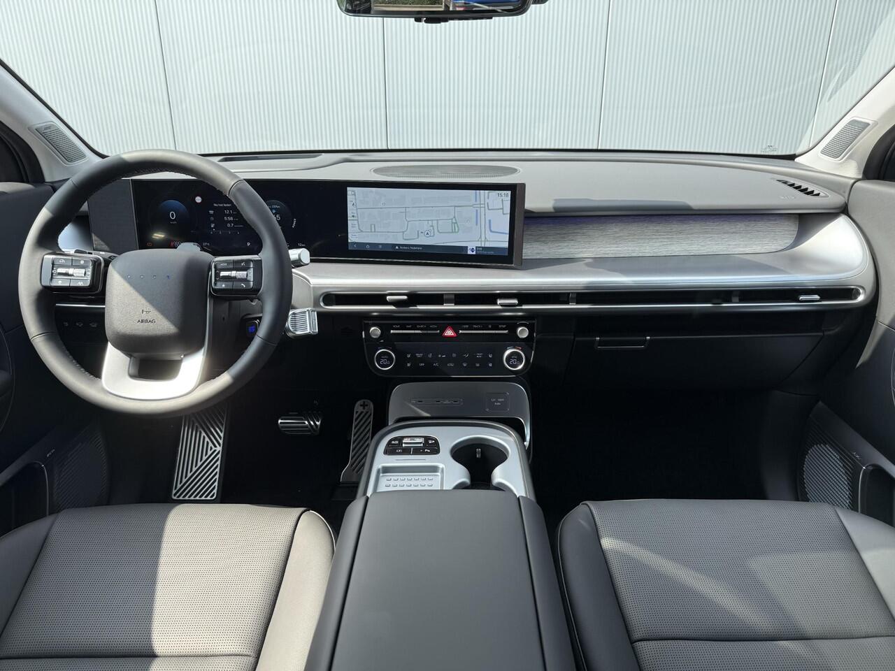 Hyundai IONIQ 9 Connect+ AWD 7p. 110.3 kWh / Incl 1500,- korting / Nu in de Showroom! / Stoelmassage / Stoel- & Stuurverwarming / Stoelverkoeling Voor + Achter / Schuif- & Kanteldak / 360 Camera /