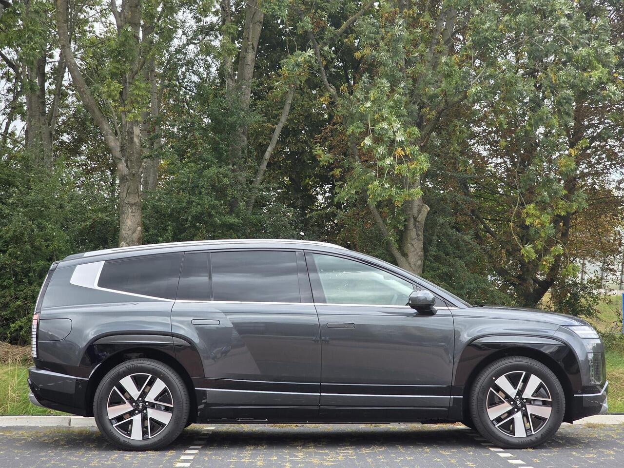 Hyundai IONIQ 9 Connect+ AWD 7p. 110.3 kWh | OP VOORRAAD | ¤2000 KORTING | PANORAMADAK | MASSAGESTOELEN | V2G | WARMTEPOMP |