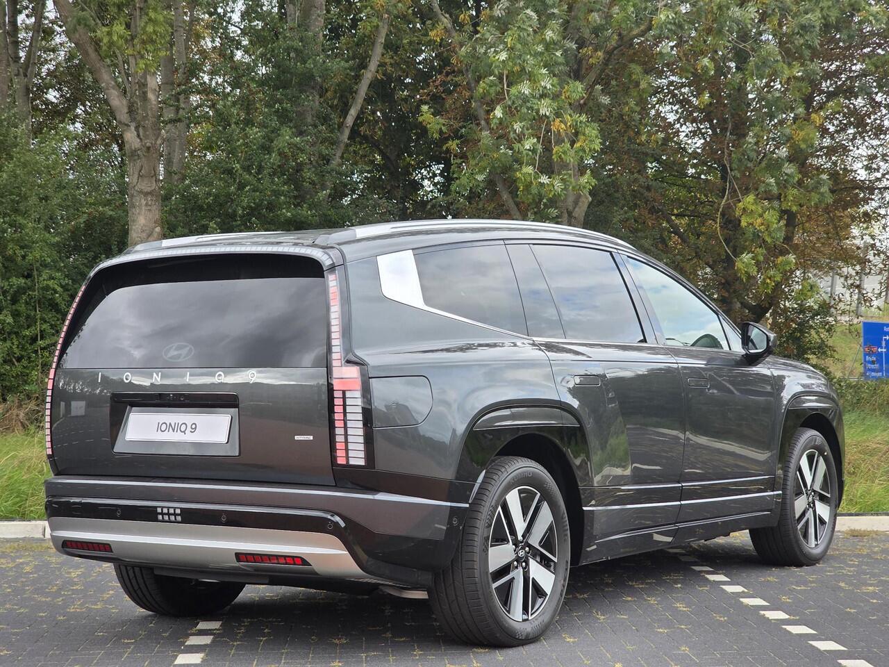 Hyundai IONIQ 9 Connect+ AWD 7p. 110.3 kWh | OP VOORRAAD | ¤2000 KORTING | PANORAMADAK | MASSAGESTOELEN | V2G | WARMTEPOMP |