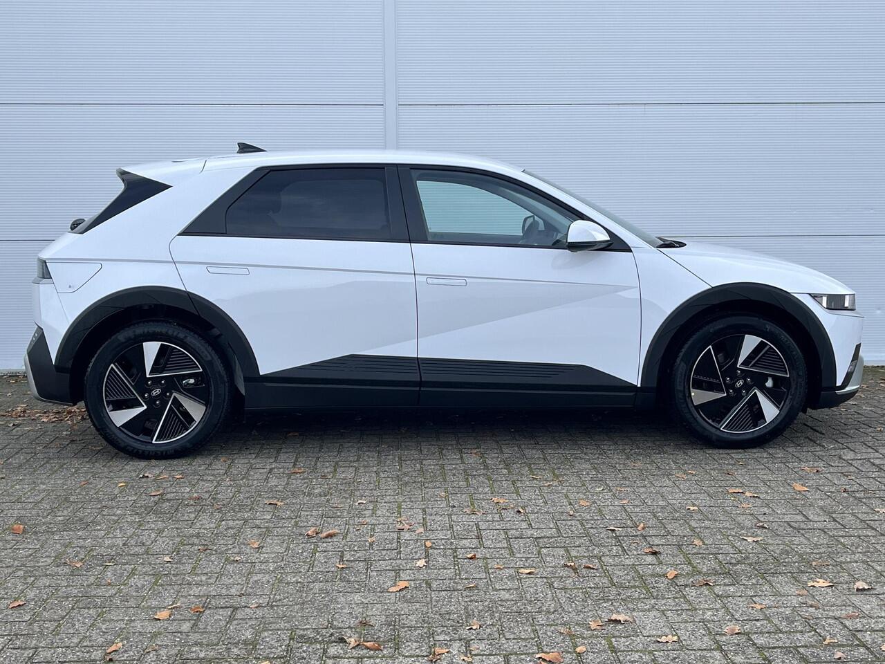 Hyundai IONIQ 5 Connect Limited 84 kWh / 570 km WLPT / Fiscale waarde ¤ 46595.- / Uit voorraad leverbaar /