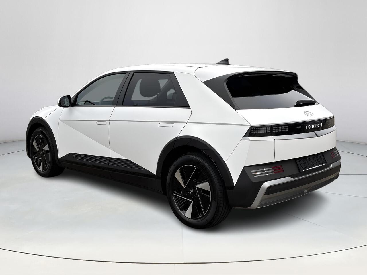 Hyundai IONIQ 5 Connect Limited 84 kWh Apple Carplay / Android Auto | Navigatie | Stoel / Stuurverwarming | Elektrische Kofferklep | Camera | LED-Verlichting | Uit voorraad Leverbaar |