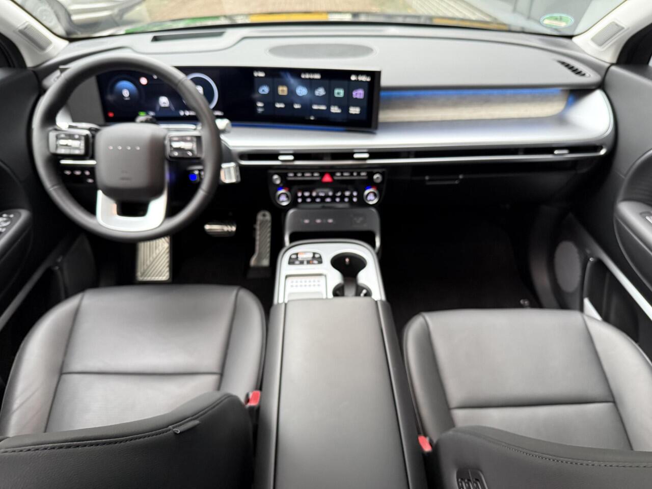 Hyundai IONIQ 9 Connect+ AWD 7p. 110.3 kWh / Stoelmassage / Stoel- & Stuurverwarming / Stoelverkoeling Voor + Achter / glazen Schuif- & Kanteldak / 360 Camera /