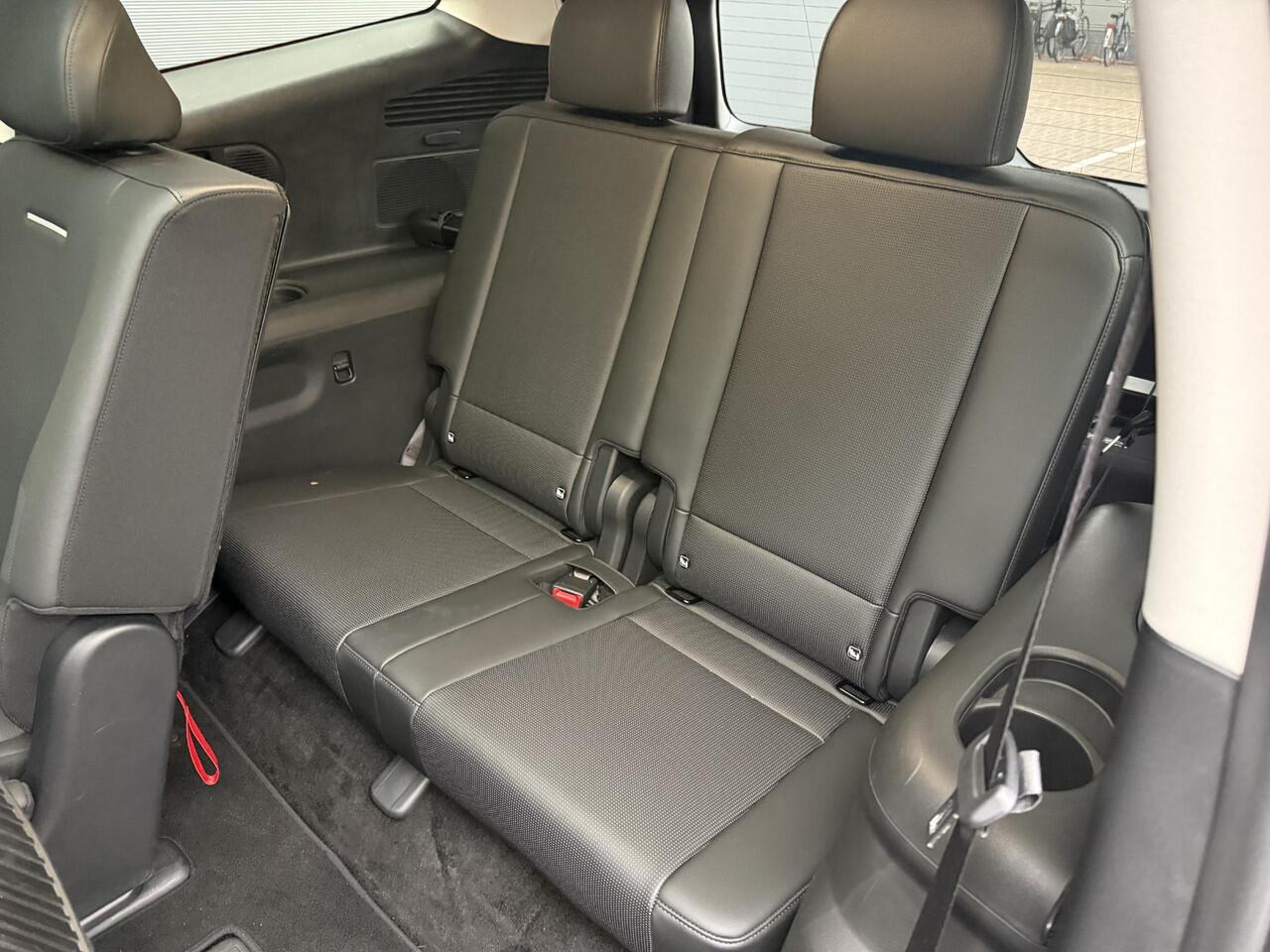 Hyundai IONIQ 9 Connect+ AWD 7p. 110.3 kWh / Stoelmassage / Stoel- & Stuurverwarming / Stoelverkoeling Voor + Achter / glazen Schuif- & Kanteldak / 360 Camera /