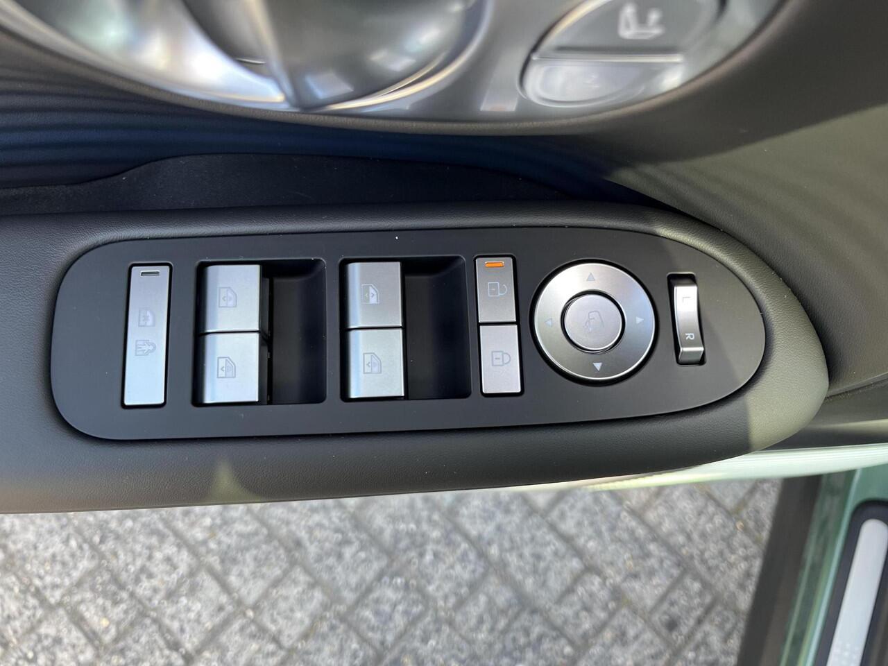 Hyundai IONIQ 9 Connect+ AWD 7p. 110.3 kWh |7-Persoonsuitvoering | Panorama dak |