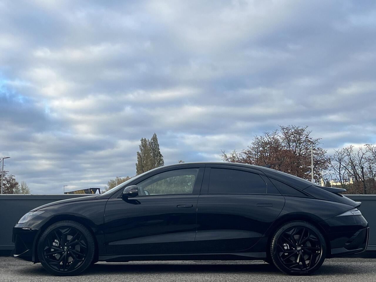 Hyundai IONIQ 6 Business 77.4kWh 228pk | LONG RANGE | WARMTEPOMP | FABRIEKSGARANTIE TOT 10-2030 | LUXE BEKLEDING | BIJTELLINGSVOORDEEL |