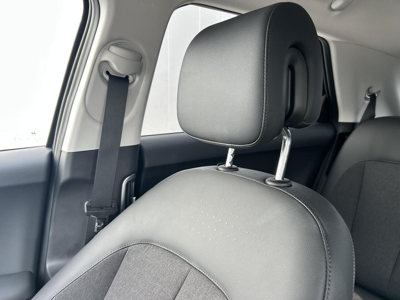 Hyundai IONIQ 5 Connect 84 kWh / Cruise Control Adaptief / Climate Control / Stoel en Stuurwiel verwarming voorzijde / Navigatie /