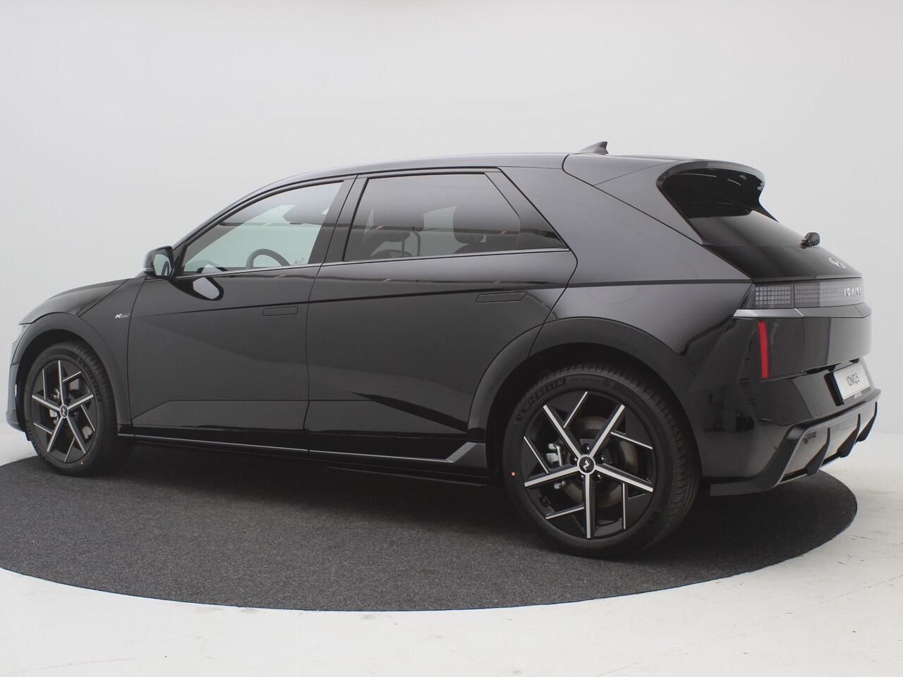 Hyundai IONIQ 5 N Line Edition 84 kWh / 3 Fase / Trekhaak / 1600KG Trekgewicht / N-Line Exterieur & Interieur / 20" LMV / Full LED verlichting / Automatische Achterklep / Warmtepomp /