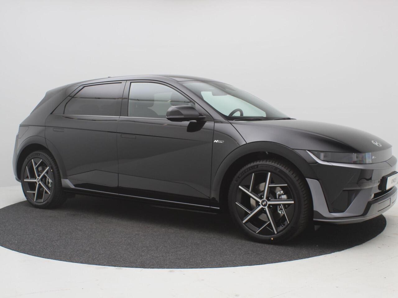 Hyundai IONIQ 5 N Line Edition 84 kWh / 3 Fase / Trekhaak / 1600KG Trekgewicht / N-Line Exterieur & Interieur / 20" LMV / Full LED verlichting / Automatische Achterklep / Warmtepomp /