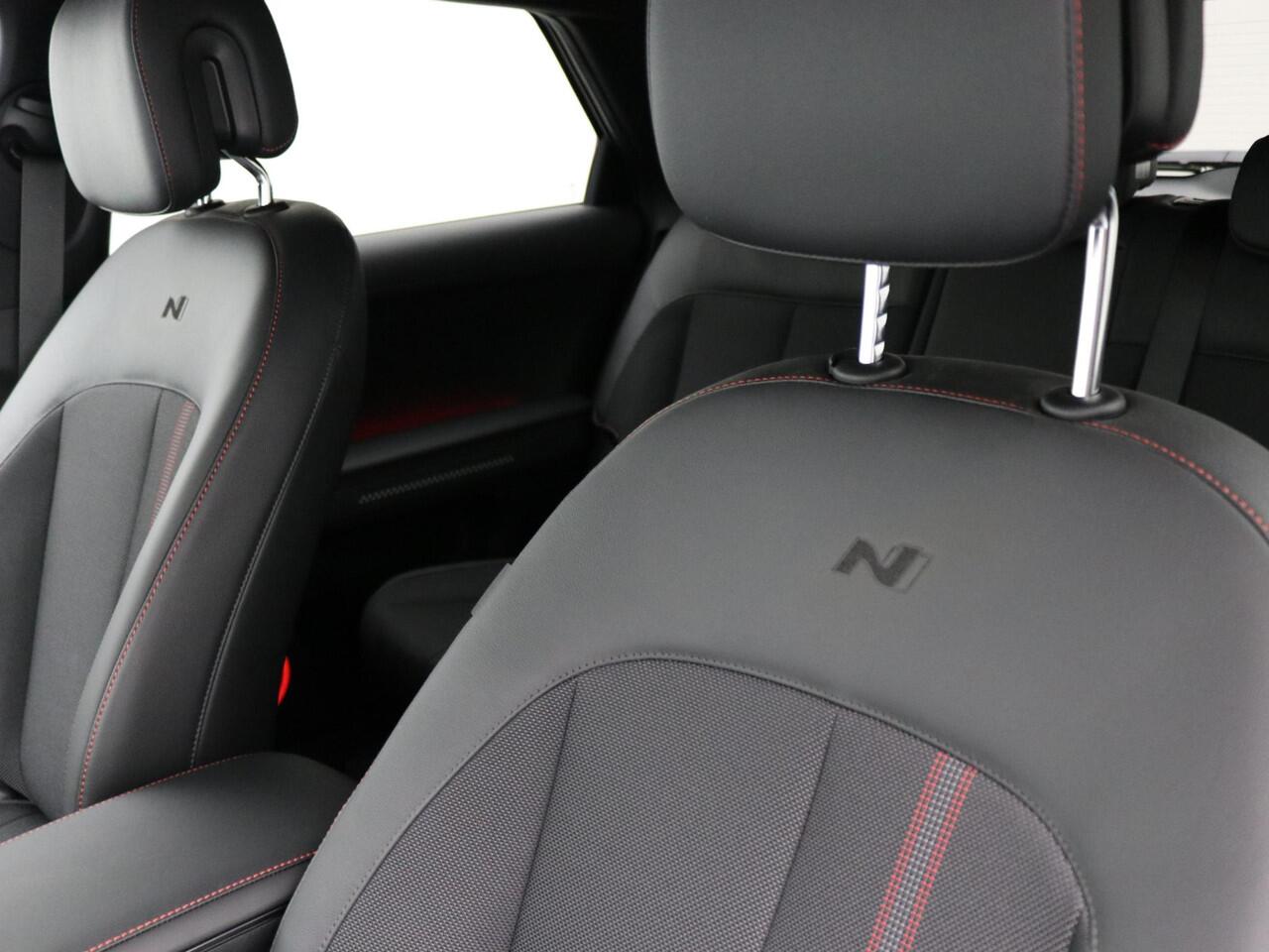 Hyundai IONIQ 5 N Line Edition 84 kWh / 3 Fase / Trekhaak / 1600KG Trekgewicht / N-Line Exterieur & Interieur / 20" LMV / Full LED verlichting / Automatische Achterklep / Warmtepomp /