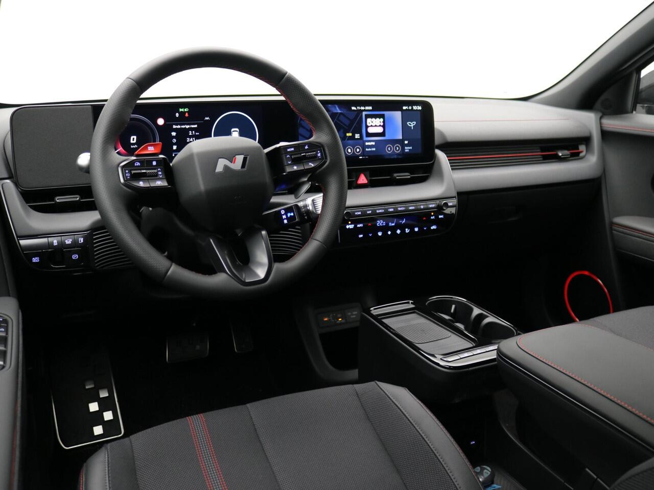 Hyundai IONIQ 5 N Line Edition 84 kWh / 3 Fase / Trekhaak / 1600KG Trekgewicht / N-Line Exterieur & Interieur / 20" LMV / Full LED verlichting / Automatische Achterklep / Warmtepomp /