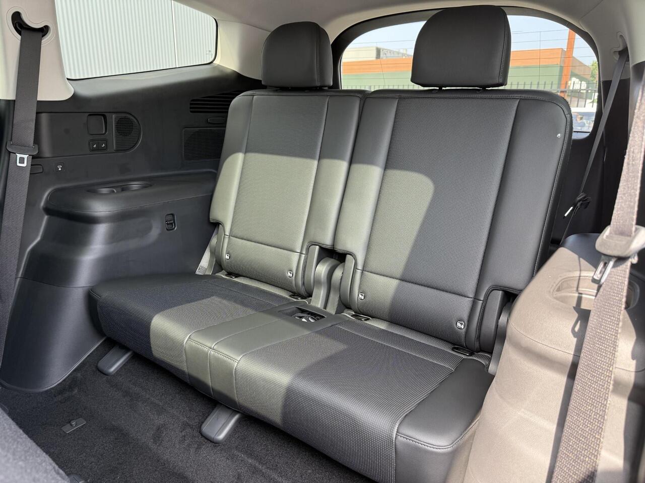 Hyundai IONIQ 9 Connect+ AWD 7p. 110.3 kWh / 3.000 Voordeel / Stoelmassage / Stoel- & Stuurverwarming / Stoelverkoeling Voor + Achter / Schuif- & Kanteldak / 360 Camera /