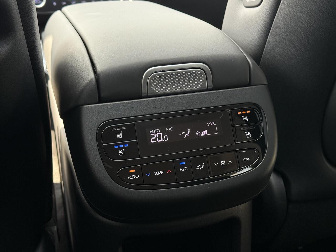 Hyundai IONIQ 9 Connect+ AWD 7p. 110.3 kWh / Incl 3000,- Inruilvoordeel / Nu in de Showroom! / Stoelmassage / Stoel- & Stuurverwarming / Stoelverkoeling Voor + Achter / Schuif- & Kanteldak / 360 Camera /