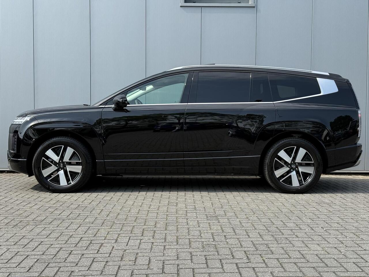 Hyundai IONIQ 9 Connect+ AWD 7p. 110.3 kWh / Incl 3000,- Inruilvoordeel / Nu in de Showroom! / Stoelmassage / Stoel- & Stuurverwarming / Stoelverkoeling Voor + Achter / Schuif- & Kanteldak / 360 Camera /