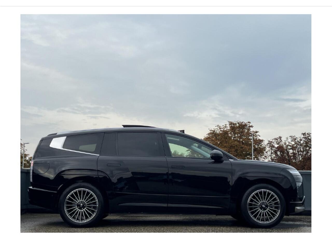 Hyundai IONIQ 9 Lounge AWD+ 7p. 110.3 kWh 419pk | SCHUIF/KANTELDAK | ULTRAVIOLET CLEANING | 2.500KG TREKGEWICHT (GEREMD) | BESTE IN ZIJN KLASSE! |