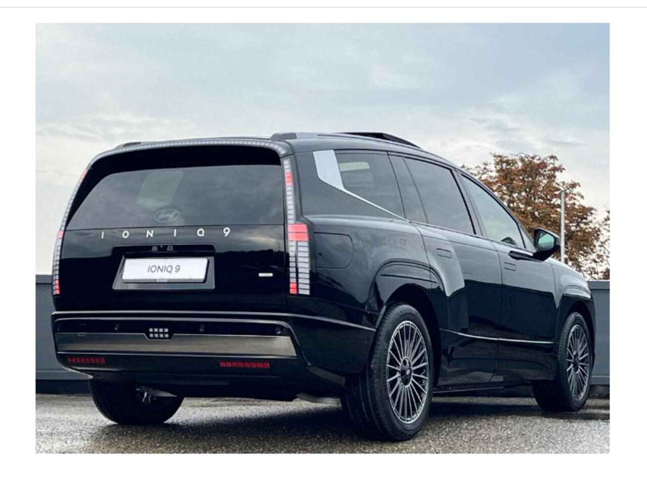 Hyundai IONIQ 9 Lounge AWD+ 7p. 110.3 kWh 419pk | SCHUIF/KANTELDAK | ULTRAVIOLET CLEANING | 2.500KG TREKGEWICHT (GEREMD) | BESTE IN ZIJN KLASSE! |