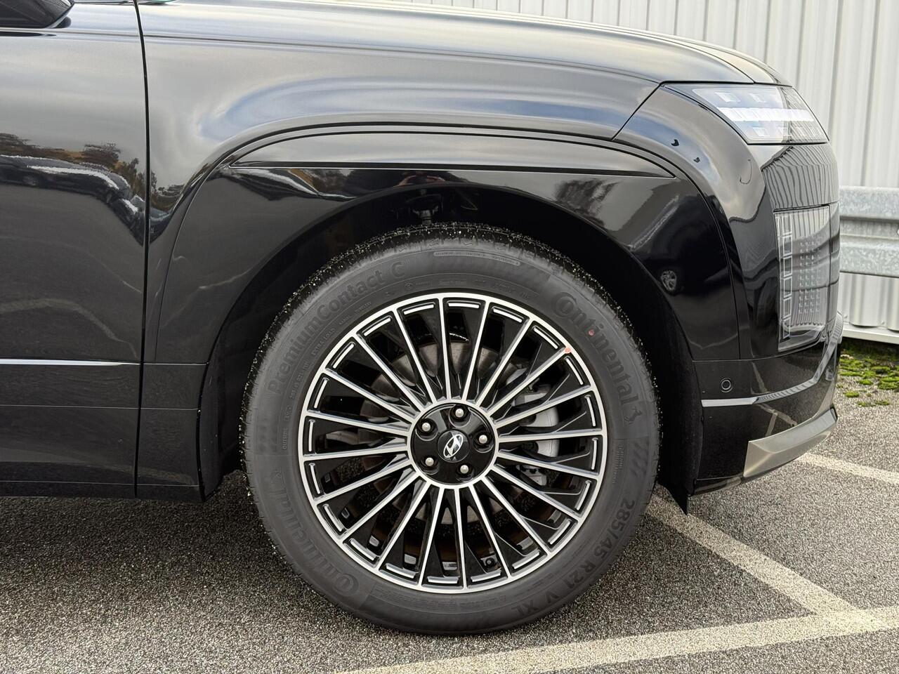 Hyundai IONIQ 9 Lounge AWD 7p. 110.3 kWh / Demo voordeel ¤8570,- Direct beschikbaar / Stoelmassage / Stoel- & Stuurverwarming / Stoelverkoeling Voor + Achter / glazen Schuif- & Kanteldak / 360 Camera /