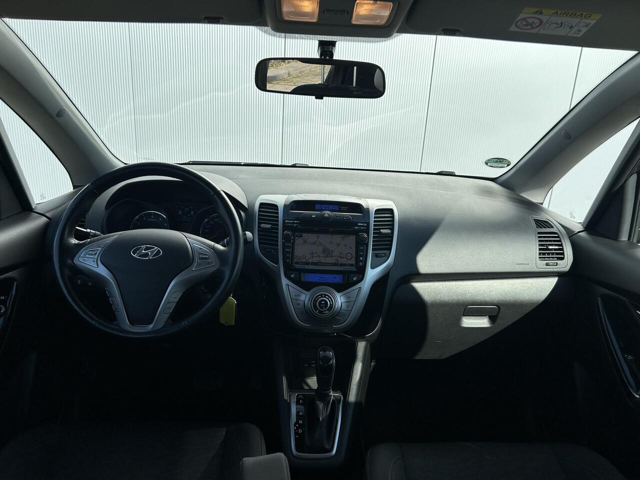 Hyundai IX20 1.6i Go! Automaat / Dealer Onderhouden / All Season Banden / Airco Automatisch / Navigatie / Cruise Control / Stoel- Stuur verwarming /