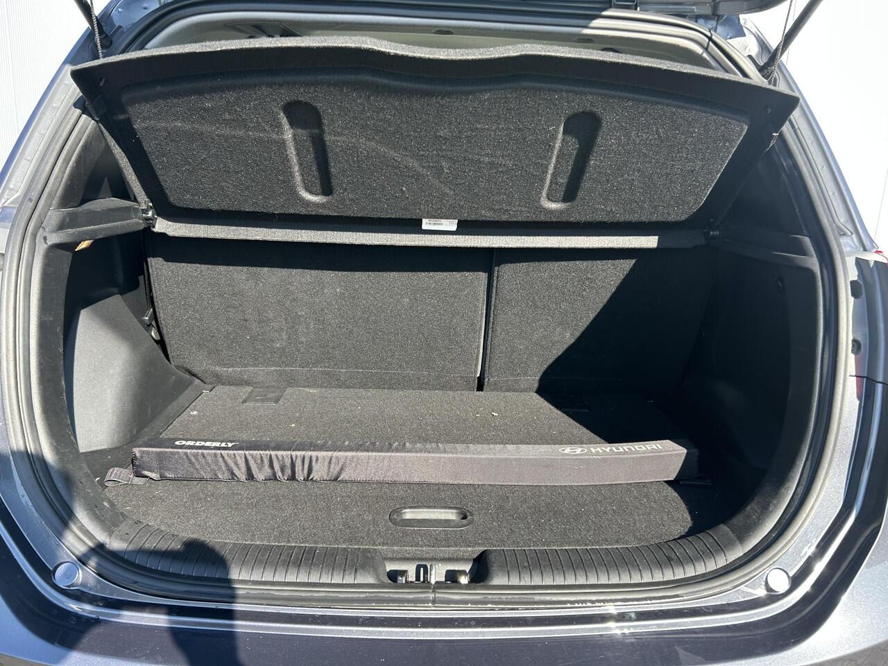 Hyundai IX20 1.6i Go! Automaat / Dealer Onderhouden / All Season Banden / Airco Automatisch / Navigatie / Cruise Control / Stoel- Stuur verwarming /