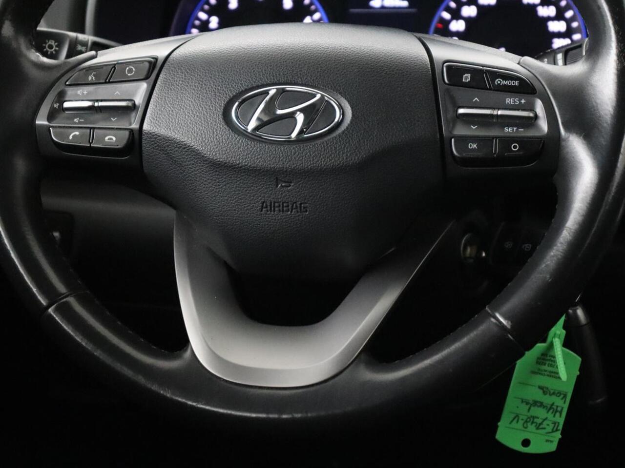 Hyundai Kona 1.0T Comfort | Camera | Carplay | Navigatie | Cruise control | Climate control | Parkeerhulp | DAB | 16'' lichtmetalen velgen