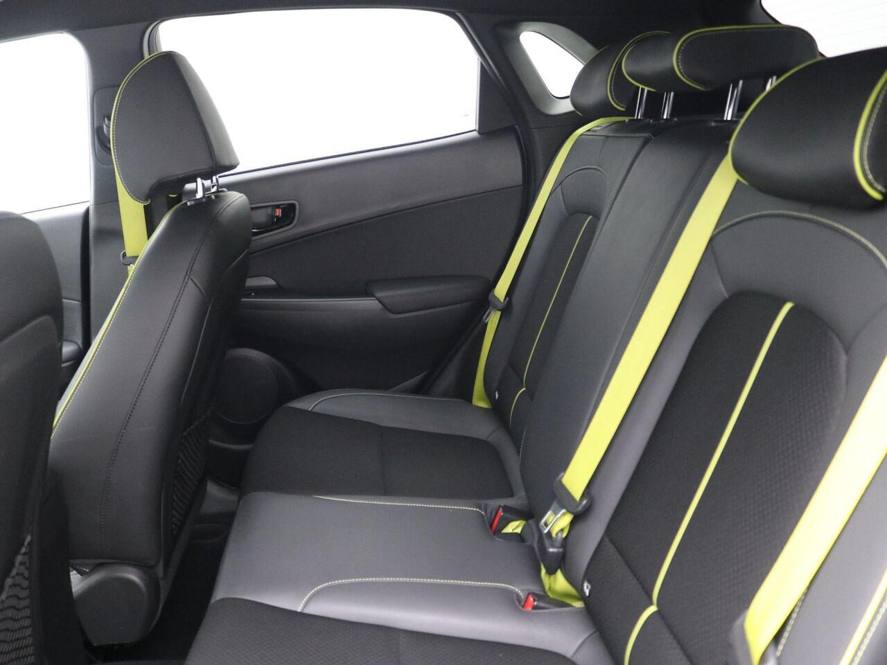 Hyundai Kona 1.0T Fashion / 1ste Eigenaar / Apple CarPlay & Android Auto Navigatie / Cruise Control / 17" LMV / Achteruitrijcamera / Airco Climat Control / Dealer onderhouden /