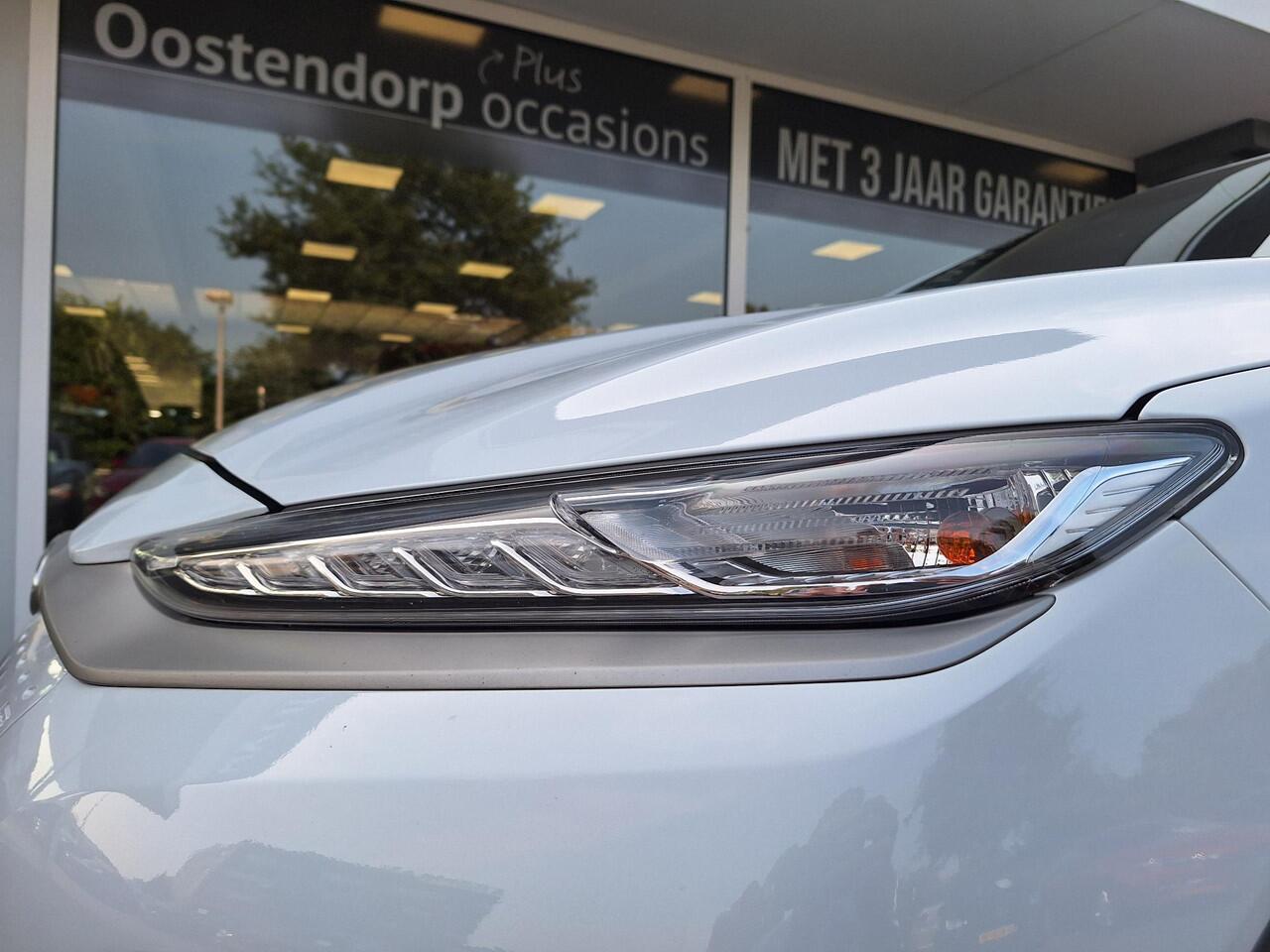 Hyundai Kona EV Premium 64 kWh | Automaat | Navigatie | Cruise Control Adaptief | Climate Control | Parkeersensoren | Parkeercamera | 12Mnd. Garantie | Rijklaar! |