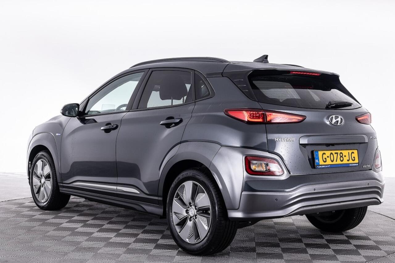 Hyundai Kona EV Premium 64 kWh | SCHUIFDAK | LEDER | NAVI | ECC ? 1e Eigenaar .