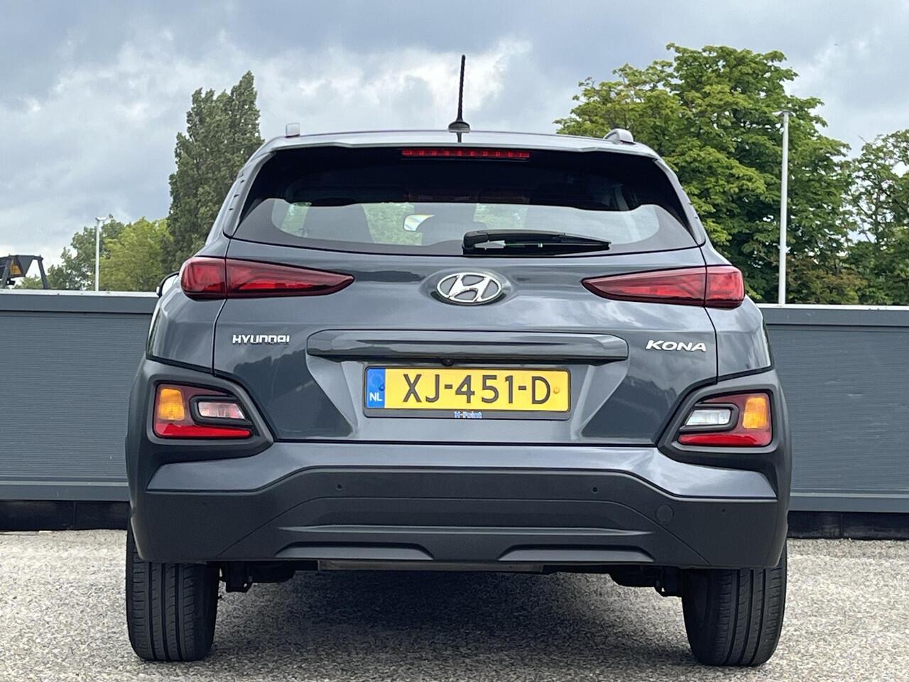 Hyundai Kona 1.0T 120PK Essence | Geïntegreerde navigatiesysteem | Lage kmstand | Lichtmetalen velgen | Climate control | Apple Carplay & Android Auto |