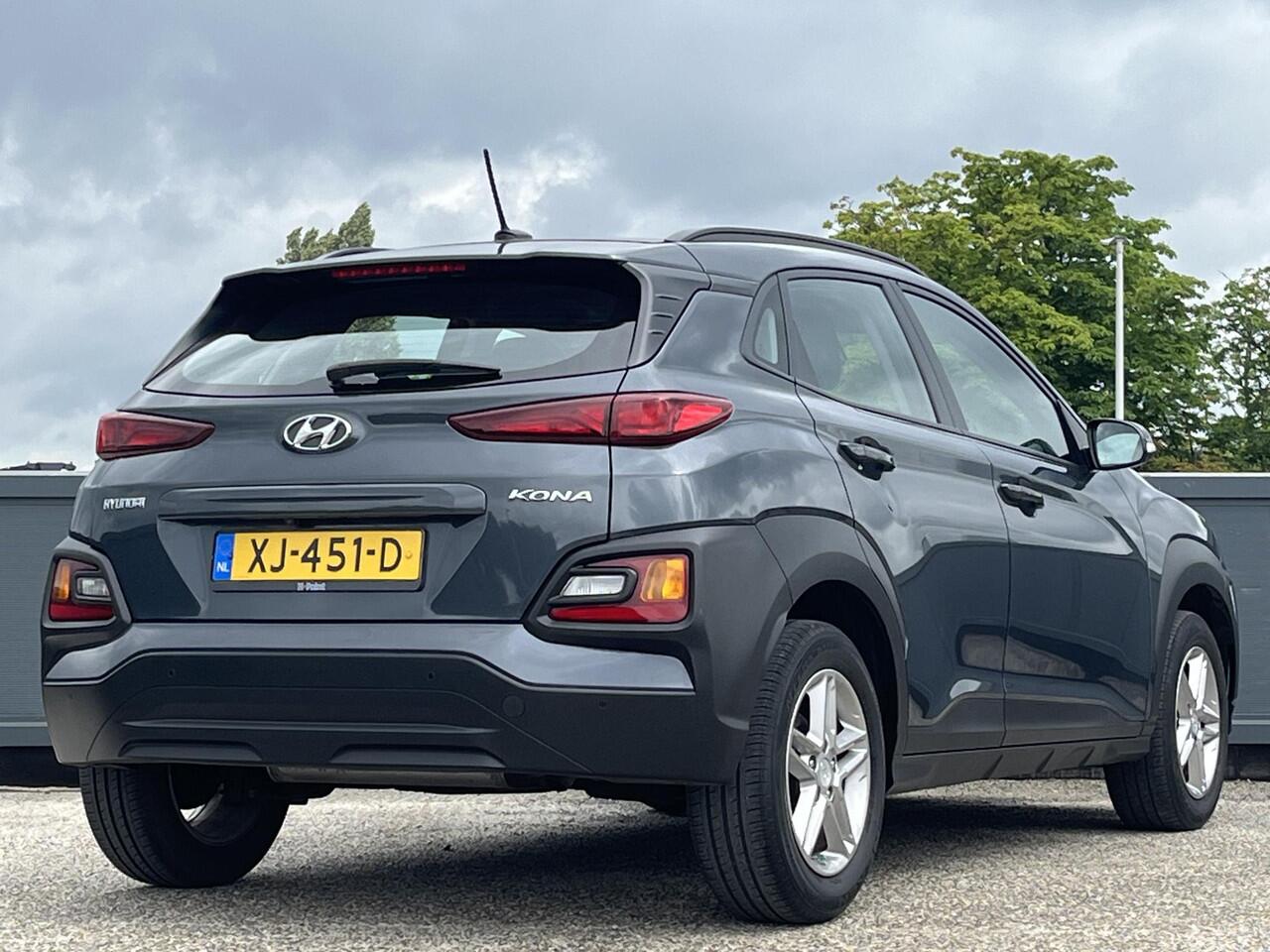 Hyundai Kona 1.0T 120PK Essence | Geïntegreerde navigatiesysteem | Lage kmstand | Lichtmetalen velgen | Climate control | Apple Carplay & Android Auto |