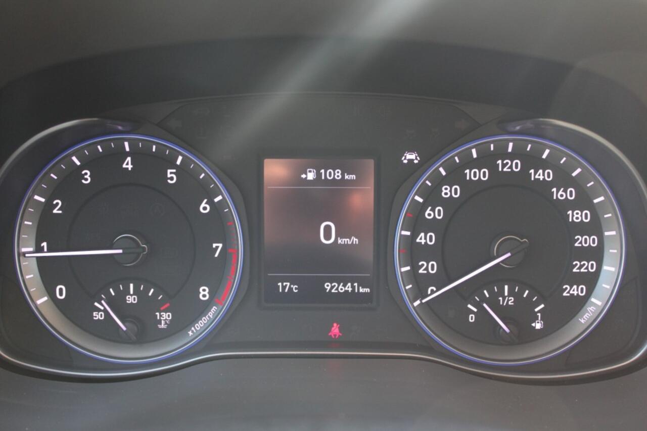 Hyundai Kona 1.0T 120pk Essence ECC/android-carplay/cruise/navi/camera/trekhaak