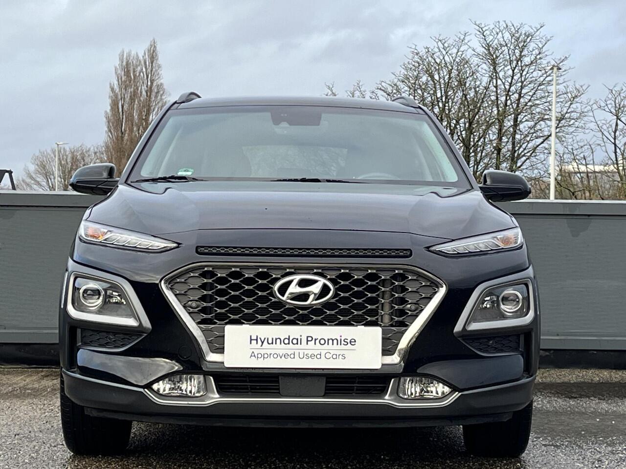 Hyundai Kona 1.0 T-GDI Premium | Lederen bekleding Stoelventilatie & verwarming | Trekhaak | Head up display | Geïntegreerde navigatie |