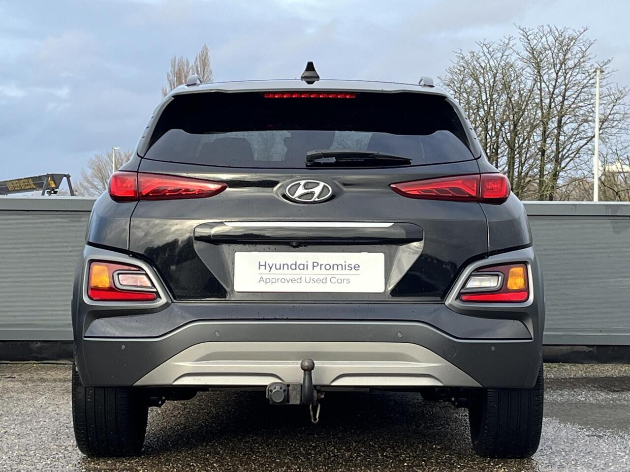 Hyundai Kona Premium 1.0 T-GDI 120pk | LEDER + STOELVENTILATIE + VERWARMING | TREKHAAK | HEAD UP DISPLAY | NAVI |