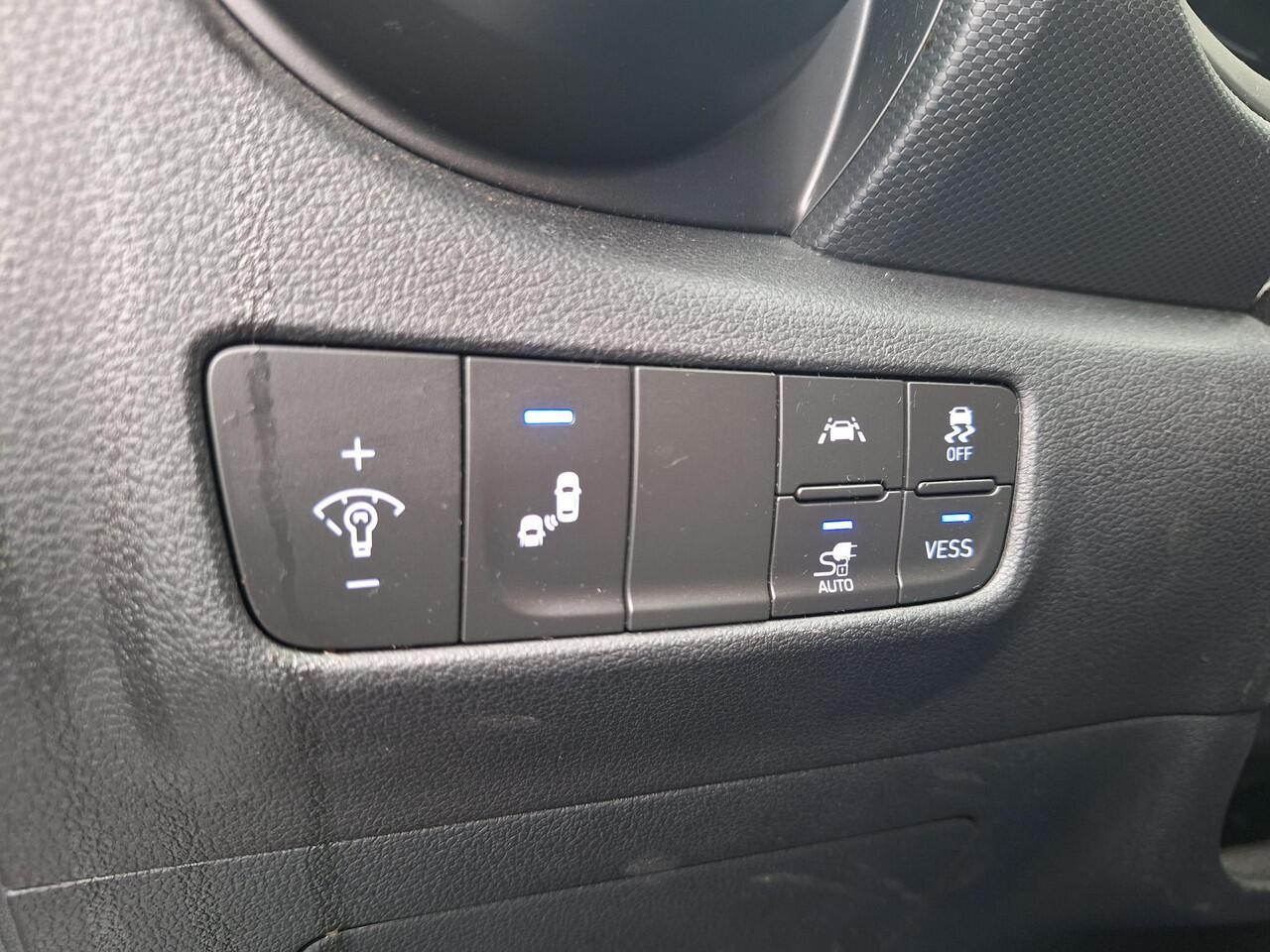 Hyundai Kona EV Fashion 64 kWh | SOH: 89,5% | LED | Adaptive CC | Blindspot | Stoelverwarming | Camera |