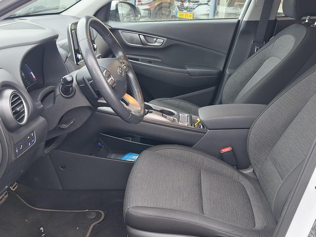 Hyundai Kona EV Fashion 64 kWh | SOH: 89,5% | LED | Adaptive CC | Blindspot | Stoelverwarming | Camera |