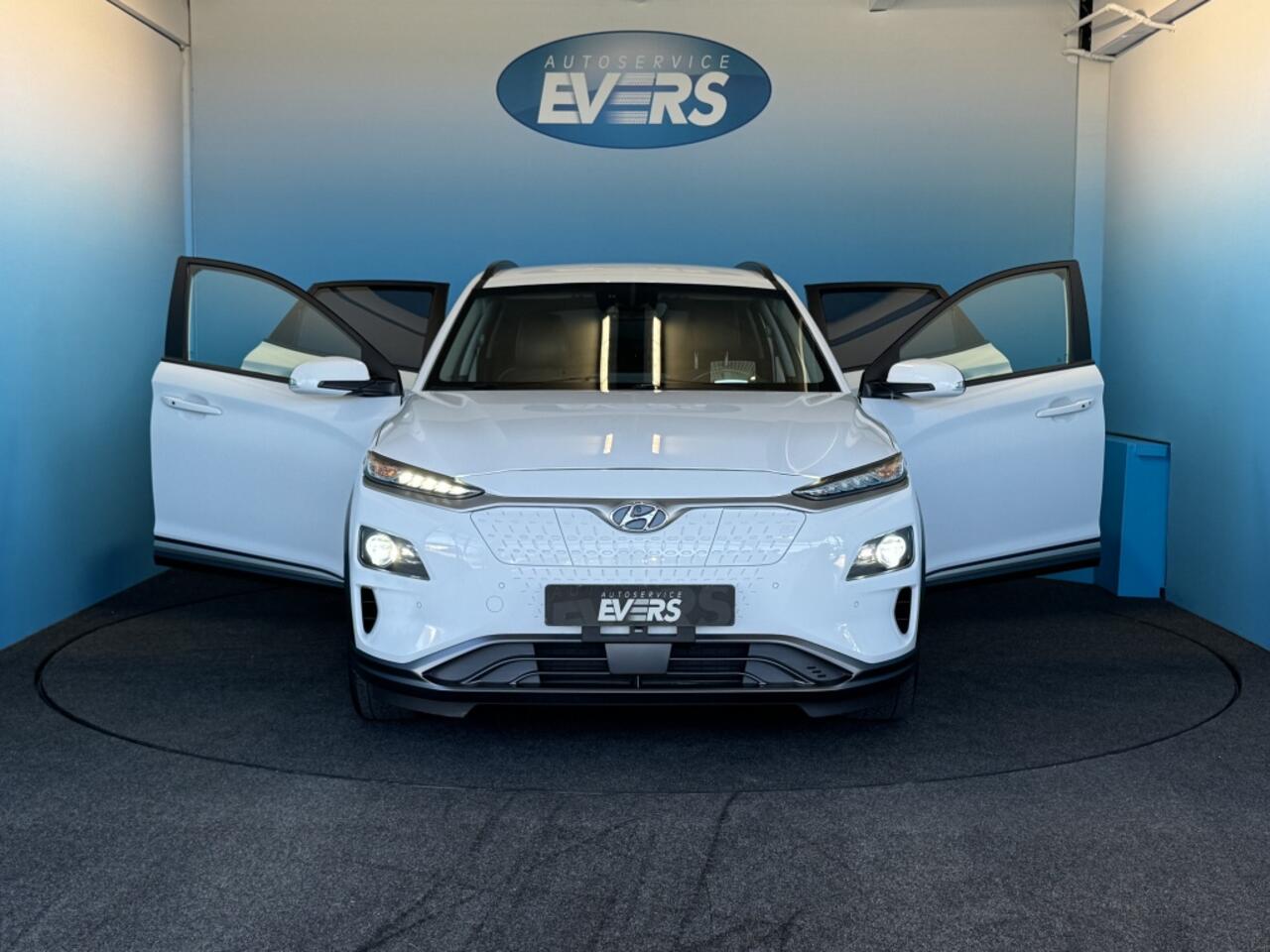 Hyundai Kona EV Premium 64 kWh