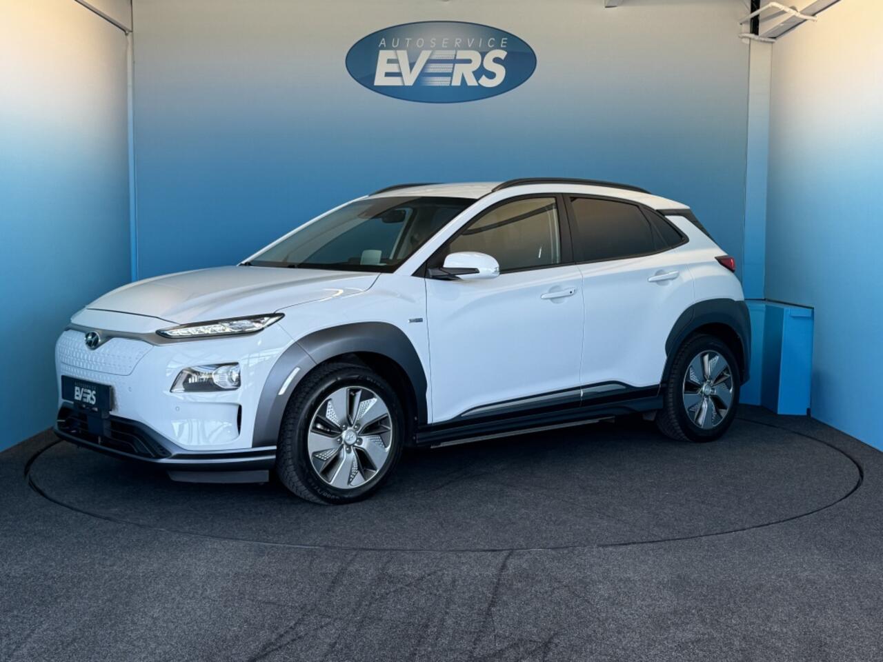 Hyundai Kona EV Premium 64 kWh
