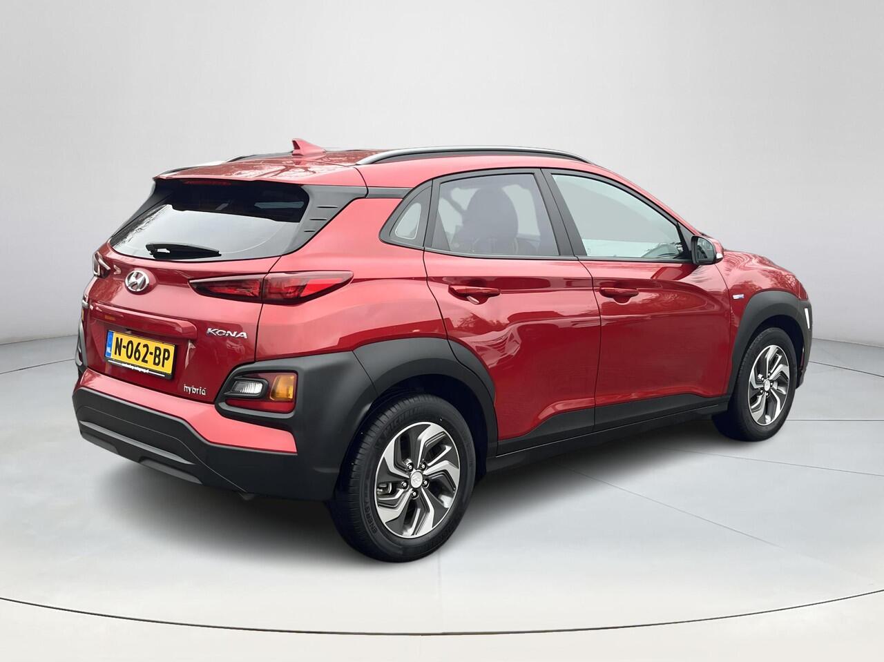 Hyundai Kona 1.6 GDI HEV Comfort | 3 jaar garantie! | Rijklaarprijs dus GEEN extra afleverkosten | Apple CarPlay/Android Auto | Cruise Control |