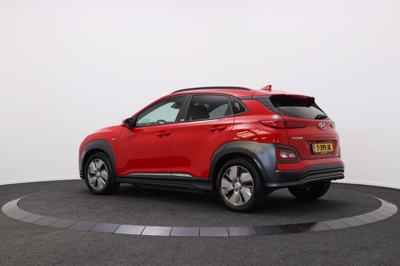 Hyundai Kona EV Fashion 64 kWh | 3Fase | Navigatie | Stoelverwarming |