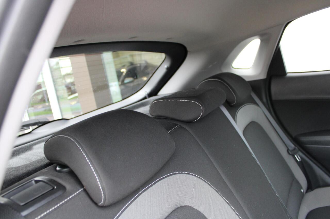 Hyundai Kona 1.6 GDI HEV Fashion Automaat Hybrid Airco Navi Carplay Camera 1e eigenaar