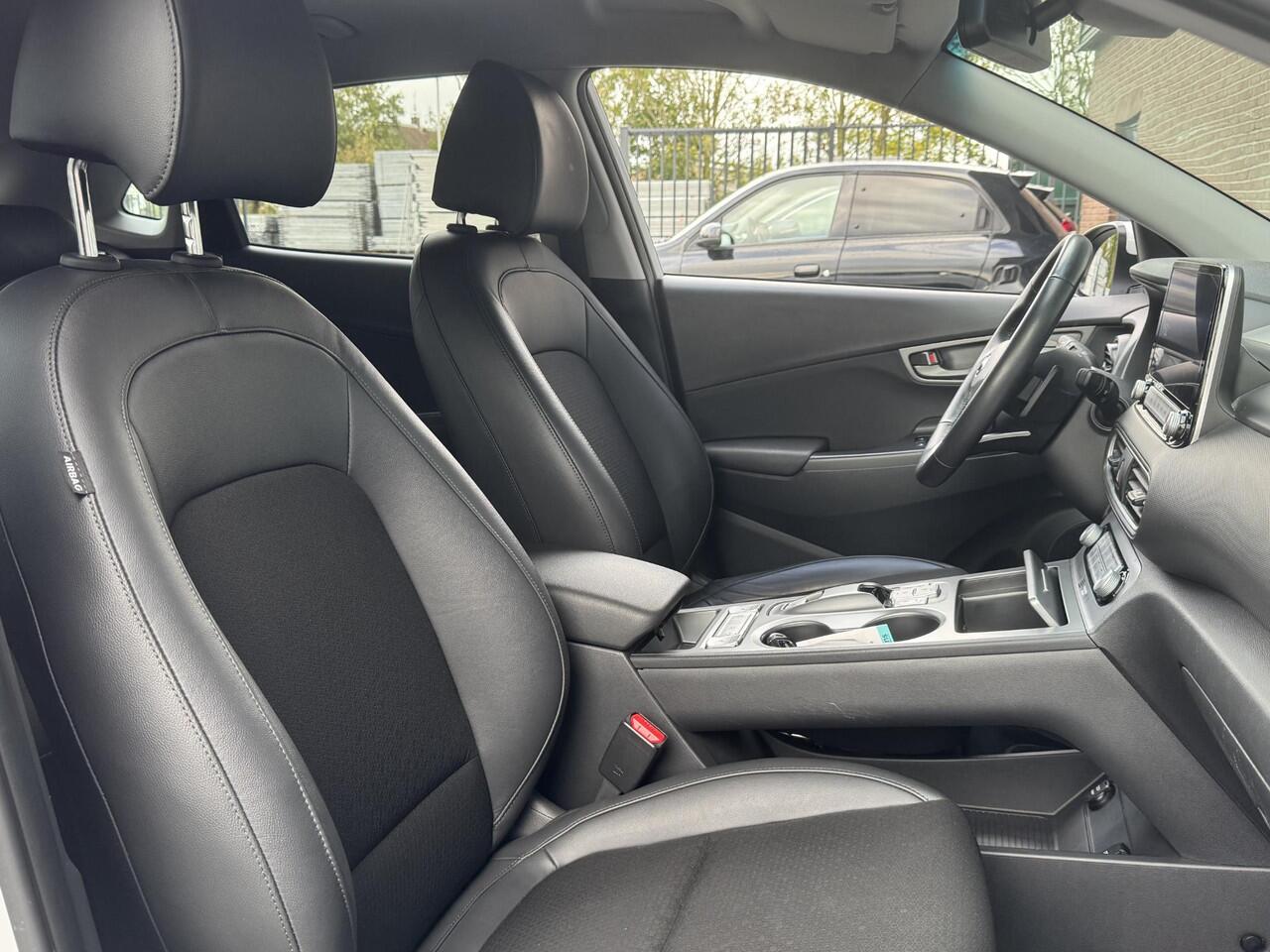 Hyundai Kona EV FASHION 64 kWh I 3 FASE I 100% SOH I P-CAMERA I APPLE CARPLAY I NAVIGATIE