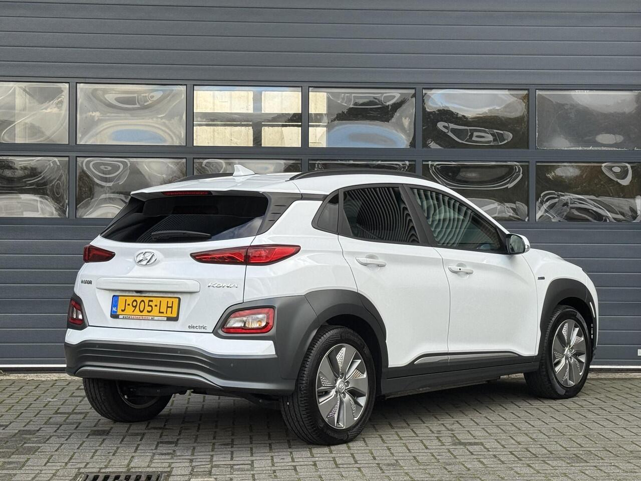 Hyundai Kona EV FASHION 64 kWh I 3 FASE I 100% SOH I P-CAMERA I APPLE CARPLAY I NAVIGATIE