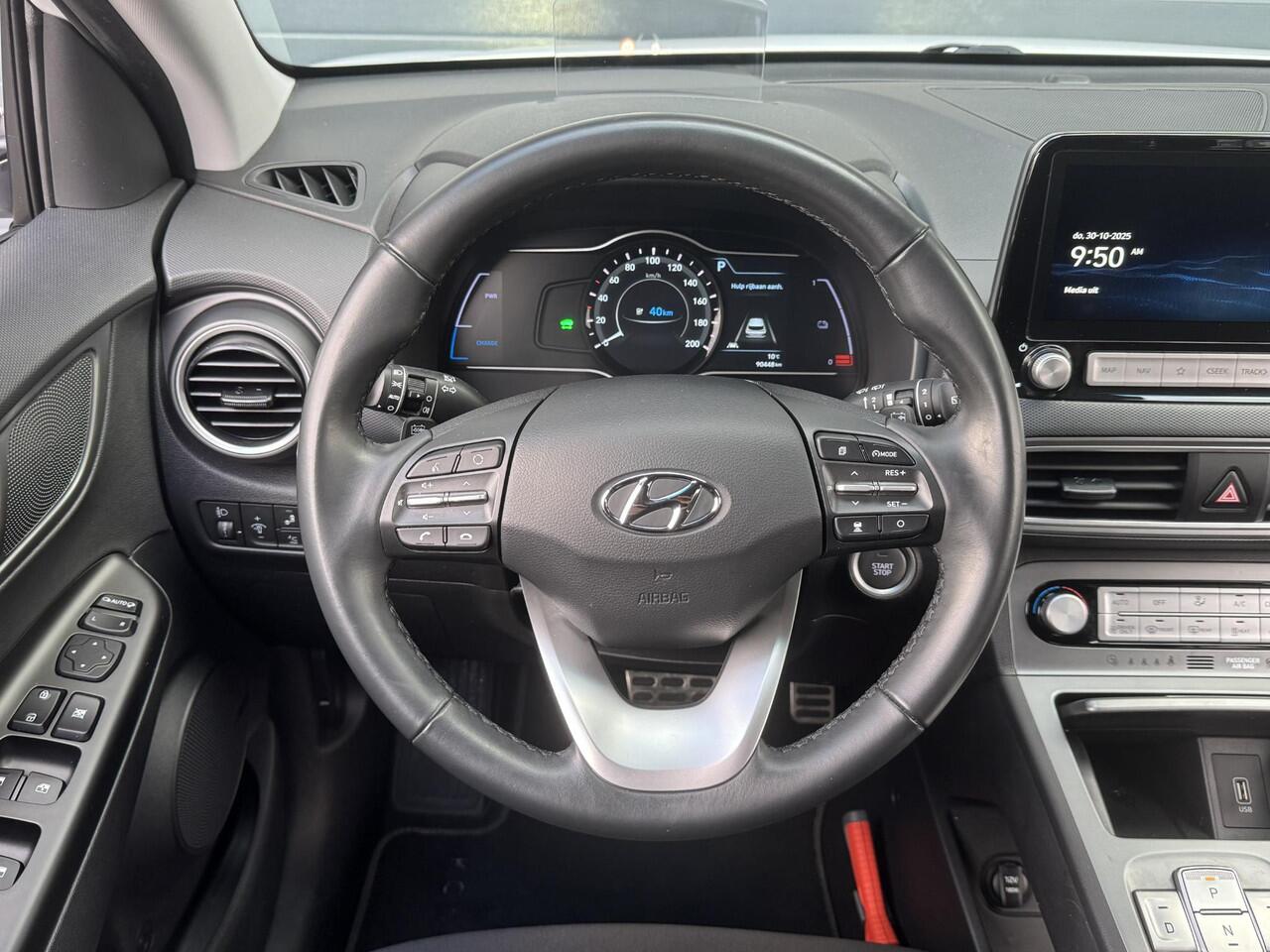 Hyundai Kona EV FASHION 64 kWh I 3 FASE I 100% SOH I P-CAMERA I APPLE CARPLAY I NAVIGATIE