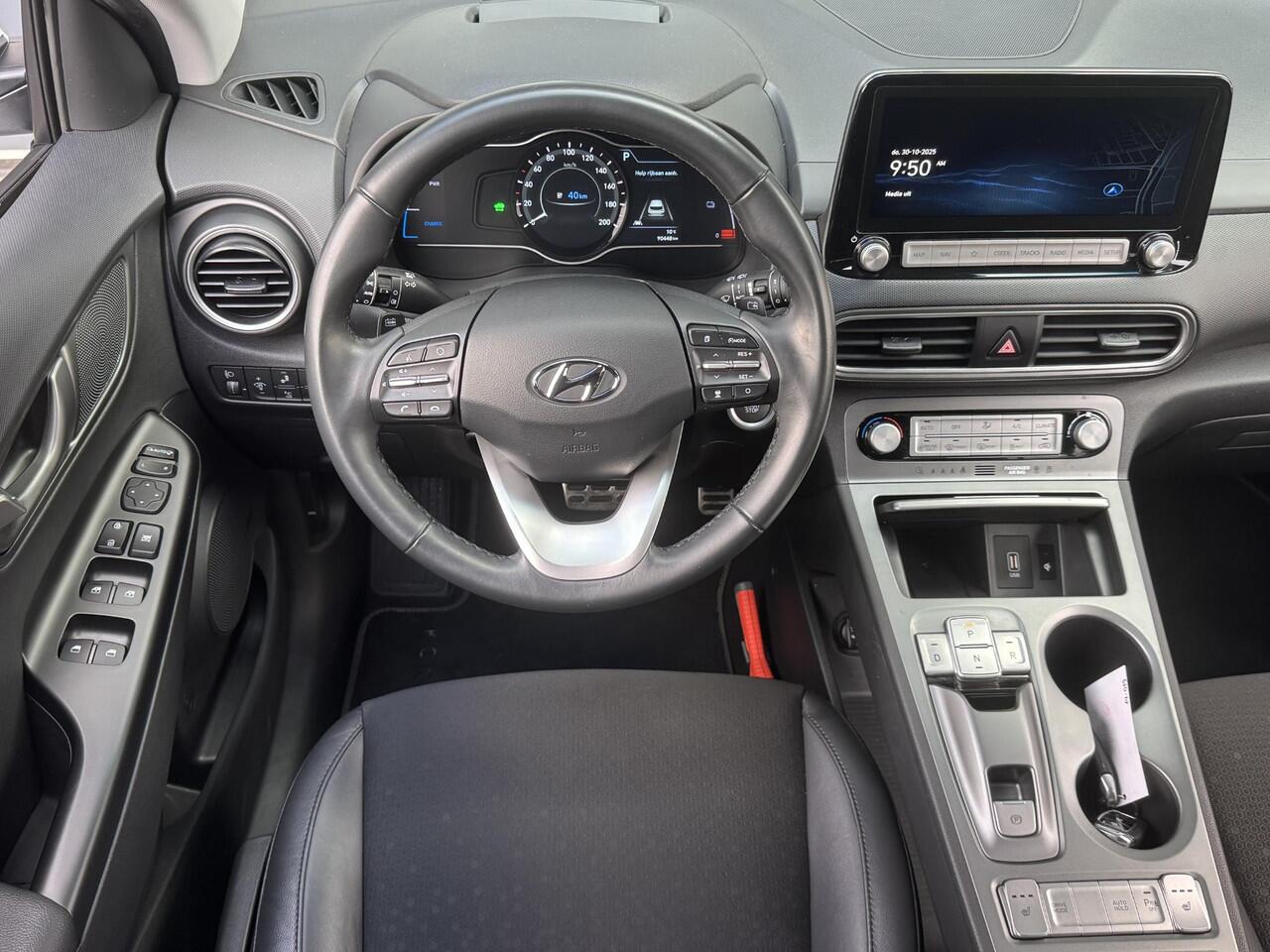 Hyundai Kona EV FASHION 64 kWh I 3 FASE I 100% SOH I P-CAMERA I APPLE CARPLAY I NAVIGATIE