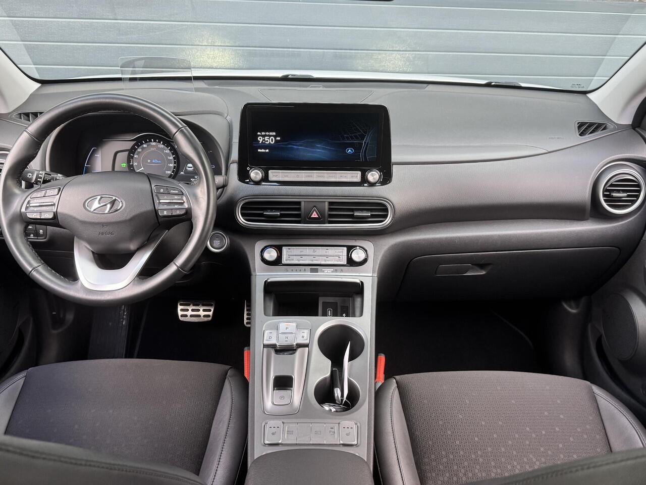 Hyundai Kona EV FASHION 64 kWh I 3 FASE I 100% SOH I P-CAMERA I APPLE CARPLAY I NAVIGATIE