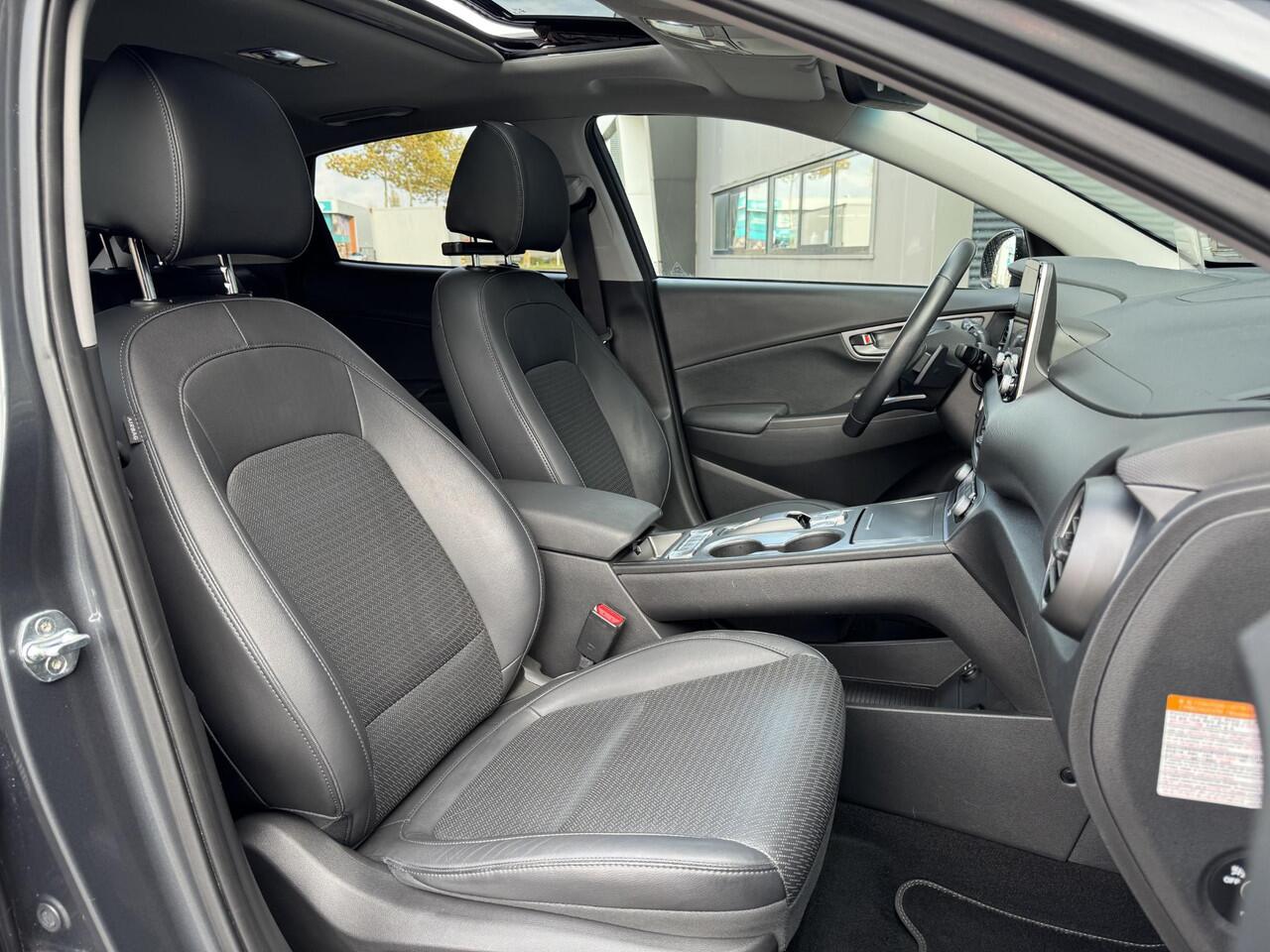 Hyundai Kona EV Premium 64 kWh SoH 97% 3-Fase Lader, Meest Luxe Uitvoering incl. Schuif-/Kanteldak!