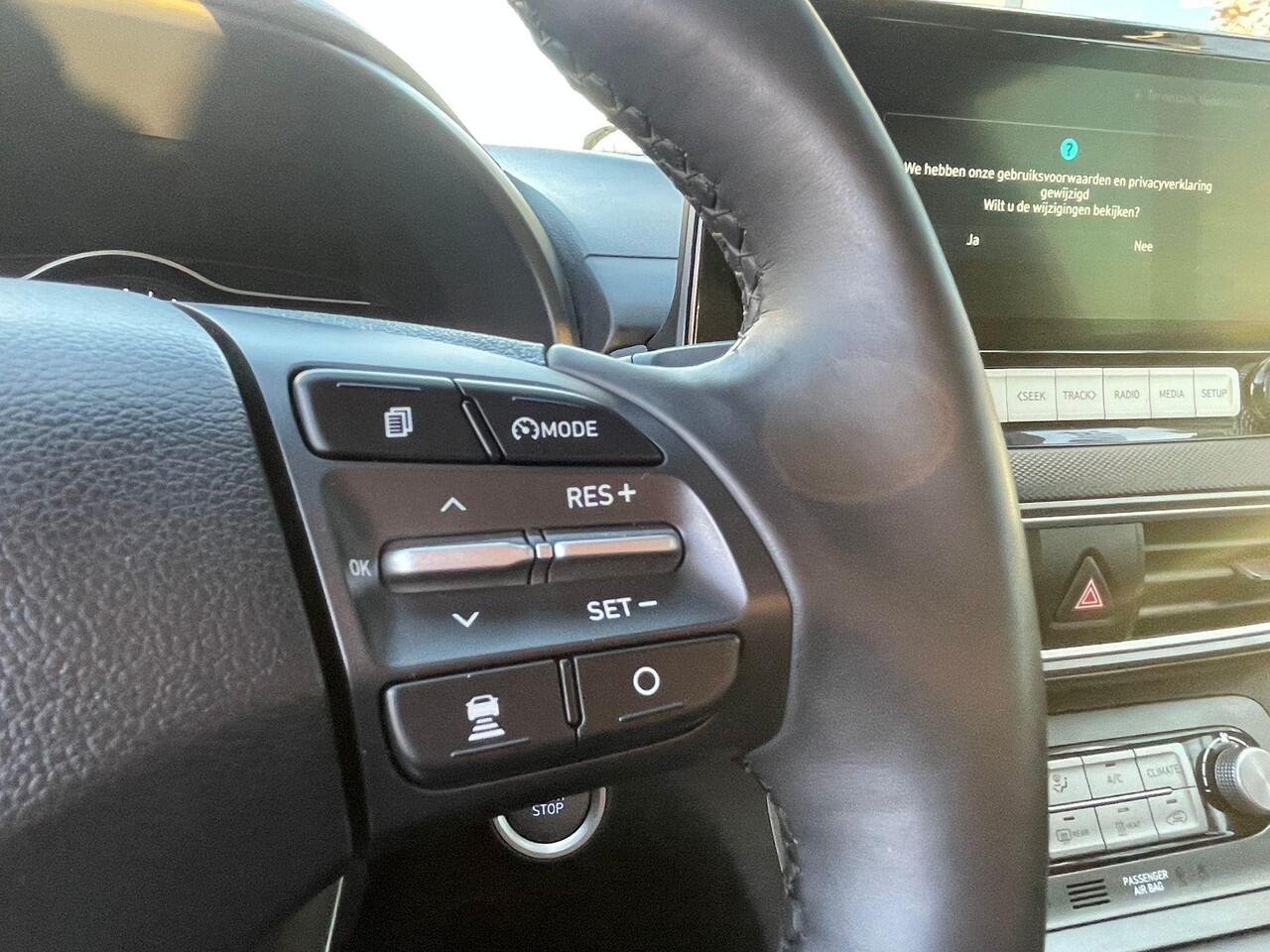 Hyundai Kona EV Premium 64 kWh