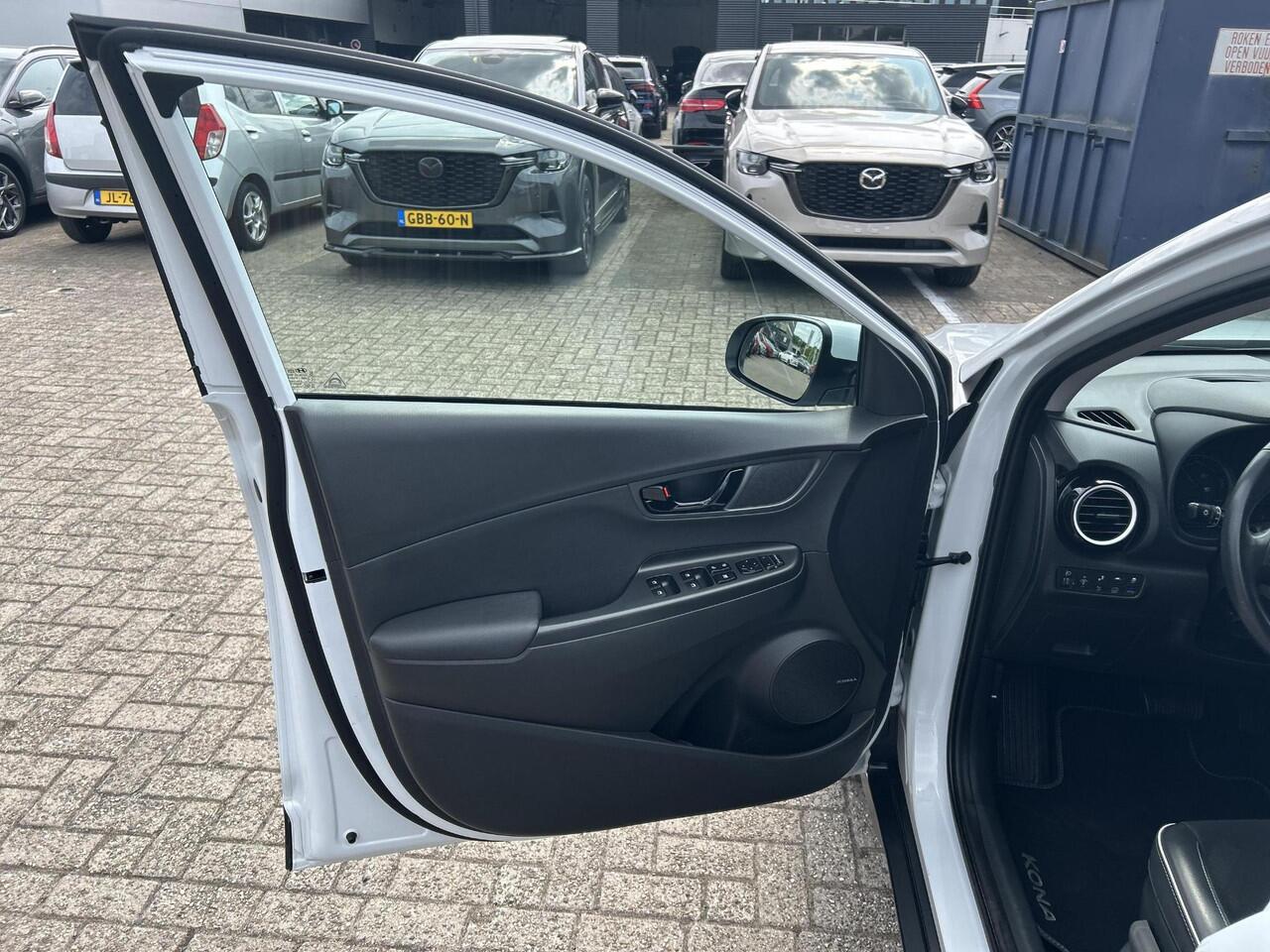 Hyundai Kona 1.6 GDI HEV Fashion | Navigatiesysteem | Achterruitrijcamera | Lichtmetalenvelgen | Parkeersensoren achter| Climate control | Cruisecontrol |