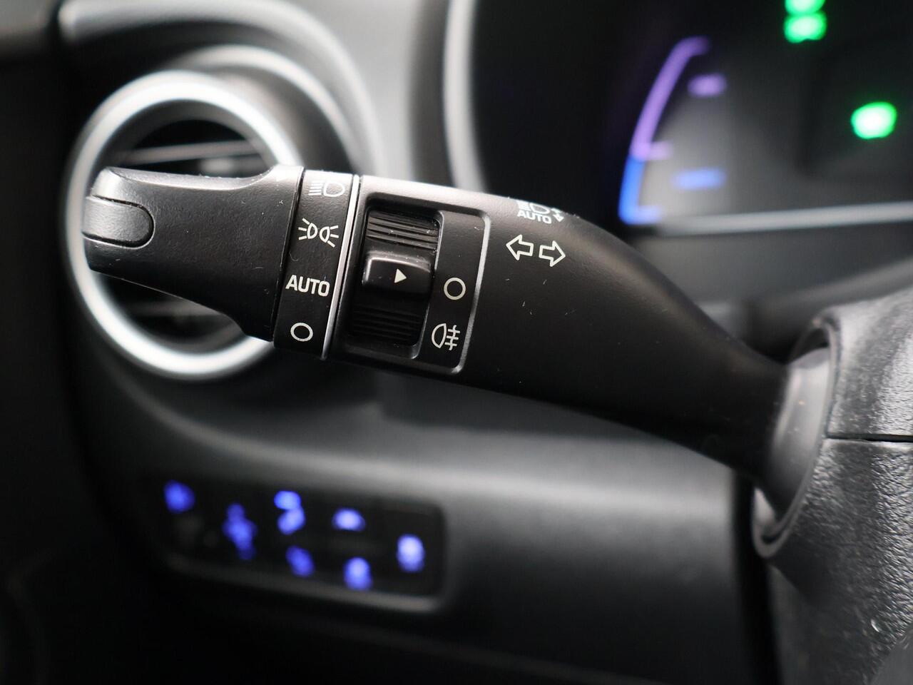 Hyundai Kona EV Fashion 64 kWh | 204 pk | SoH 100% | Adaptive cruise control | Head-up display | Achteruitrijcamera | Apple Carplay/Android Auto |