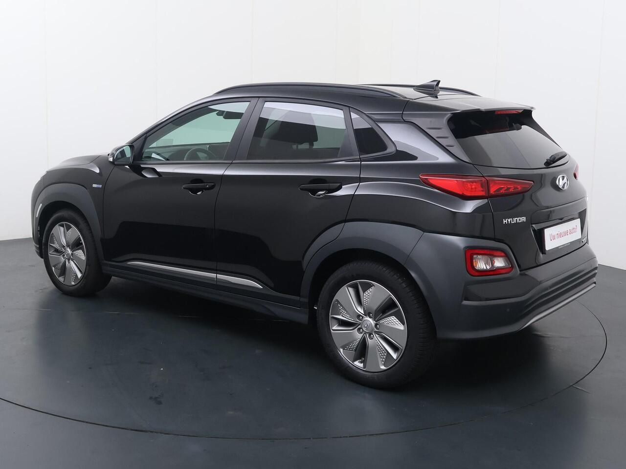 Hyundai Kona EV Fashion 64 kWh | 204 pk | SoH 100% | Adaptive cruise control | Head-up display | Achteruitrijcamera | Apple Carplay/Android Auto |